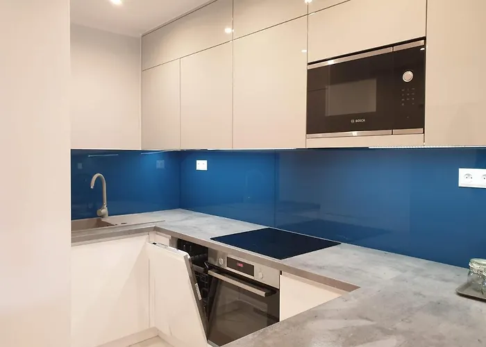 Duplex 250 M From Market Square