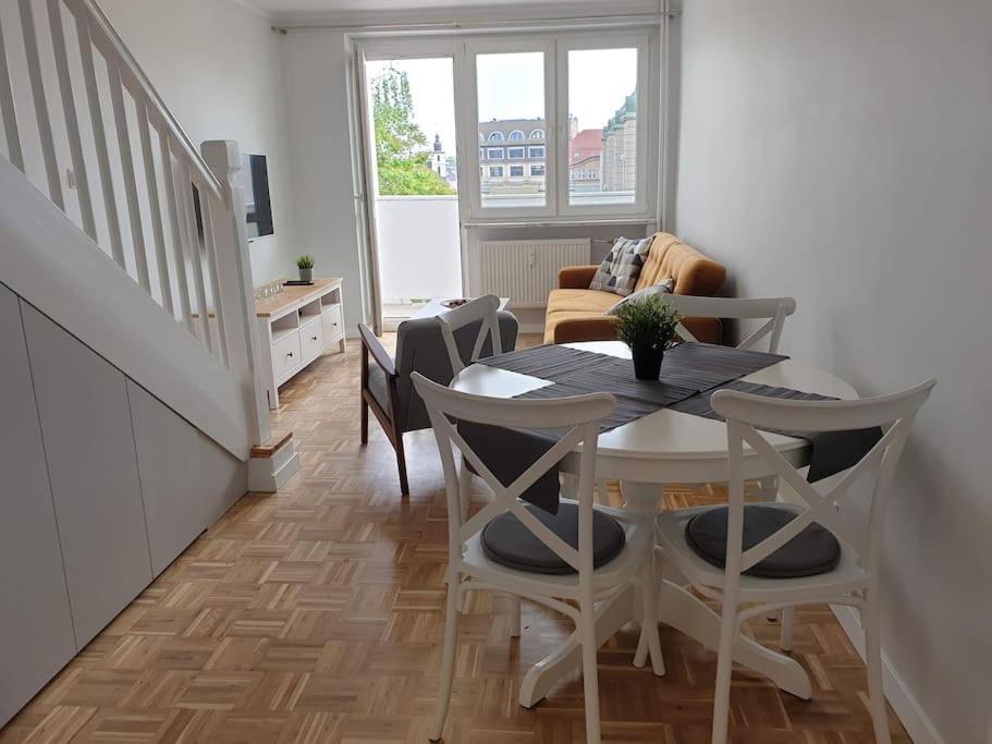 Duplex 250 M From Market Square Apartament *